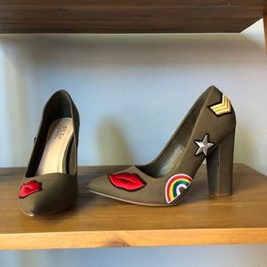 Army green pumps